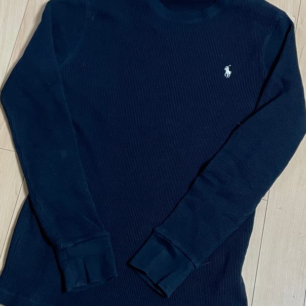 폴로 니트 L 판매합니다