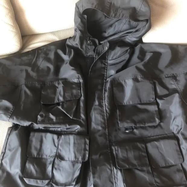 테크웨어 자켓(Yeezy season 5 칼라바사스 자켓 스타일)