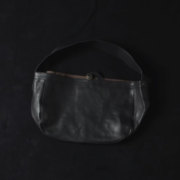 [L] 26ss 타이가타카하시 뉴스보이백 블랙 팝니다.