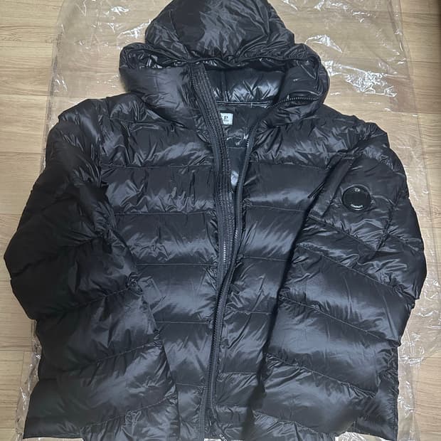 Cp컴퍼니 dd쉘 패딩 블랙 L