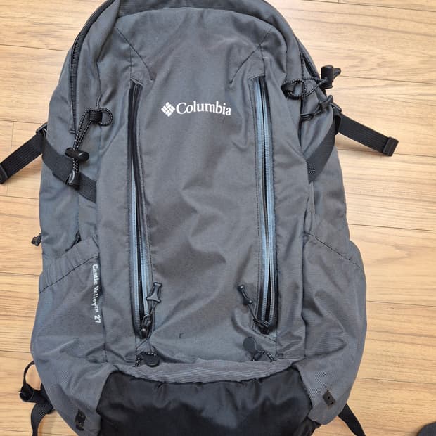 콜롬비아 Castle Valley 27L 등산 백팩입니다. 27L 수납 
