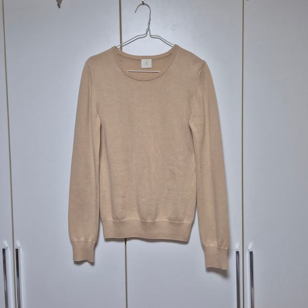 유메르 UMER 베이직 라운드넥 풀오버 니트 베이지