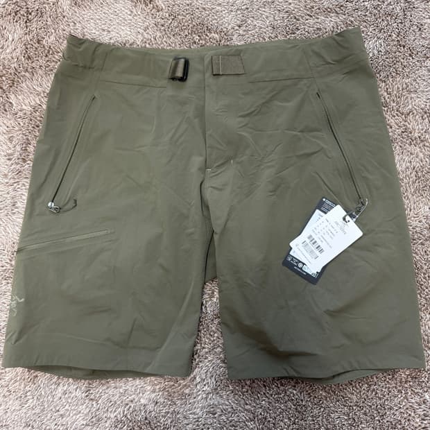 아크테릭스 감마 9인치 반바지