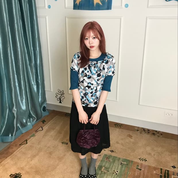 터키블루&스카이블루 상의와 블랙스커트로 세련됨 한 스푼••🩶🩵