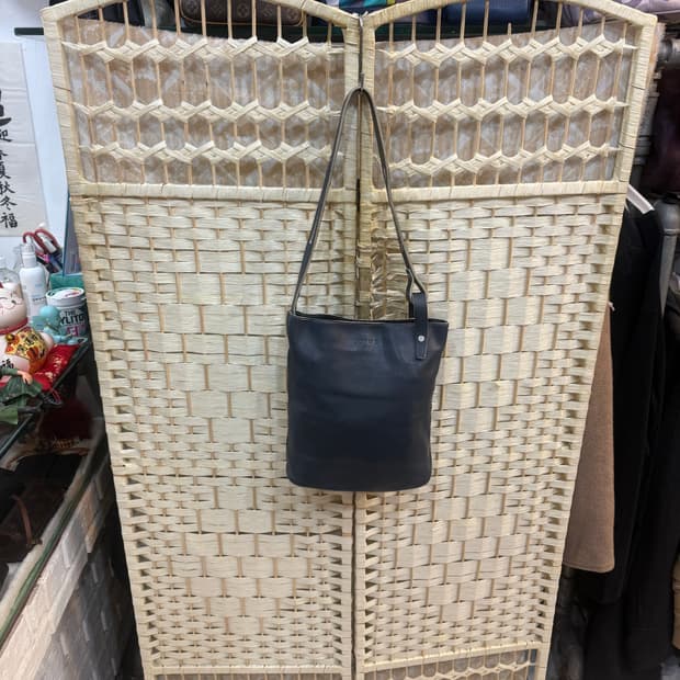 정품 로에베 쇼퍼백 팝니다