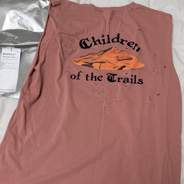 새티스파이 모스테크 티셔츠 3사이즈 판매합니다 