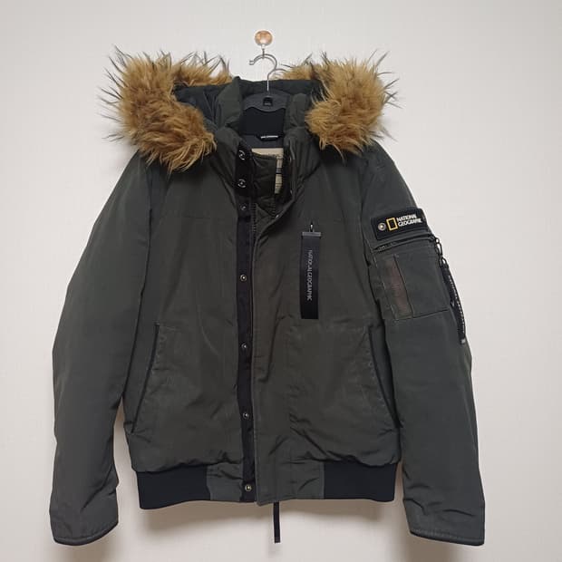 내셔널지오그래픽 카키 숏패딩