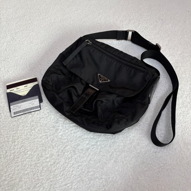 프라다 나일론 크로스백 (풀구성)