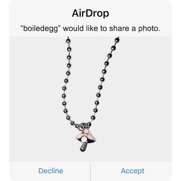 daycap mushroom necklace