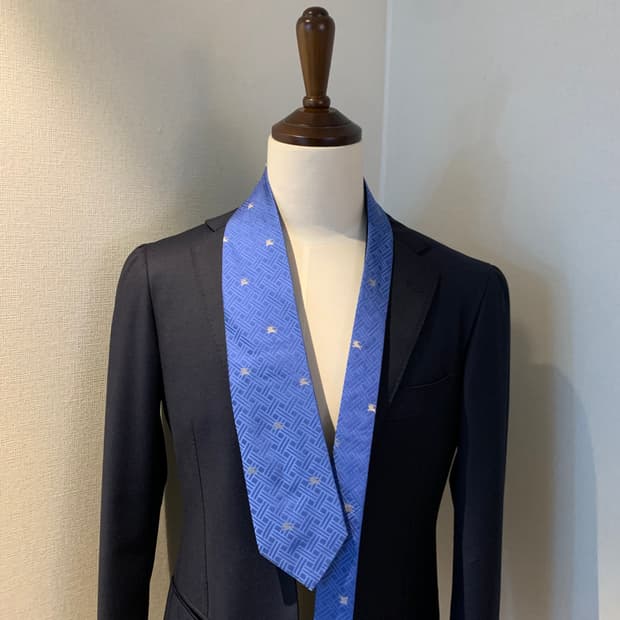 버버리(BURBERRY) 블루컬러 모노그램 신형 명품넥타이 최상급