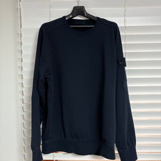 스톤아일랜드 고스트피스 맨투맨 