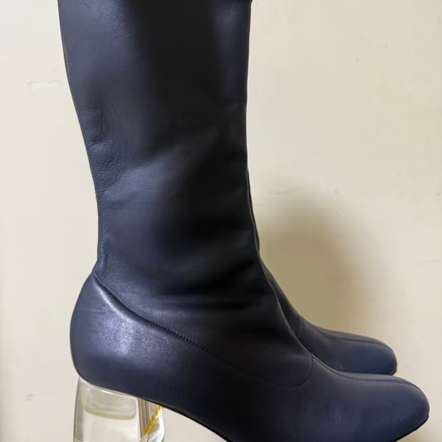 point heel ankle boots