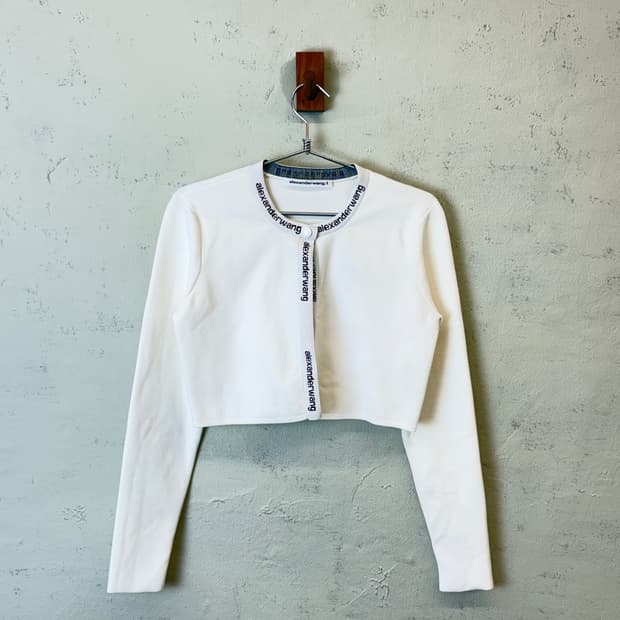 알렉산더왕 로고 크롭 니트 가디건