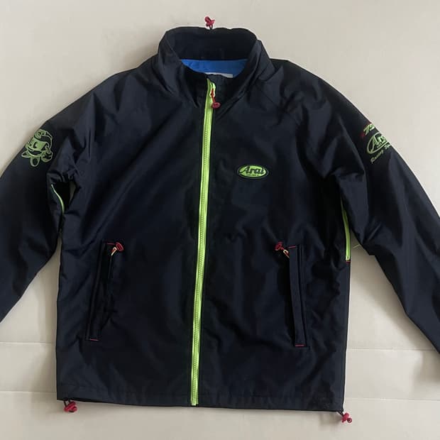 아라이 바람막이 자켓