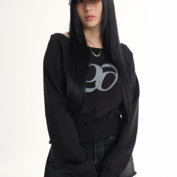 애즈온 MANDY SWEATSHIRT BLACK