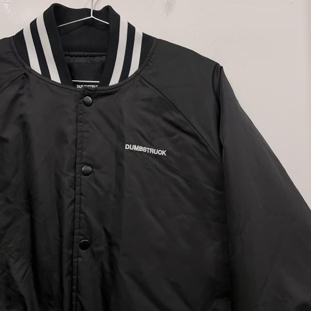 덤브스트럭 누빔 버튼 나일론 봄버자켓
