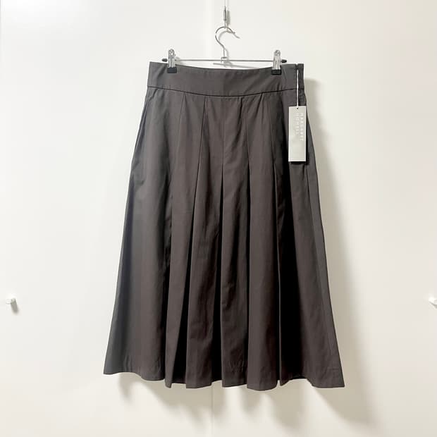 Margaret Howell Pleats Skirt (*새상품*)