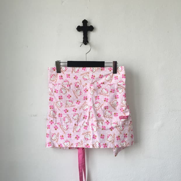 Kitty pattern apron