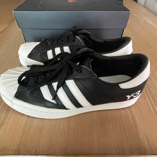 Y-3 요지스타