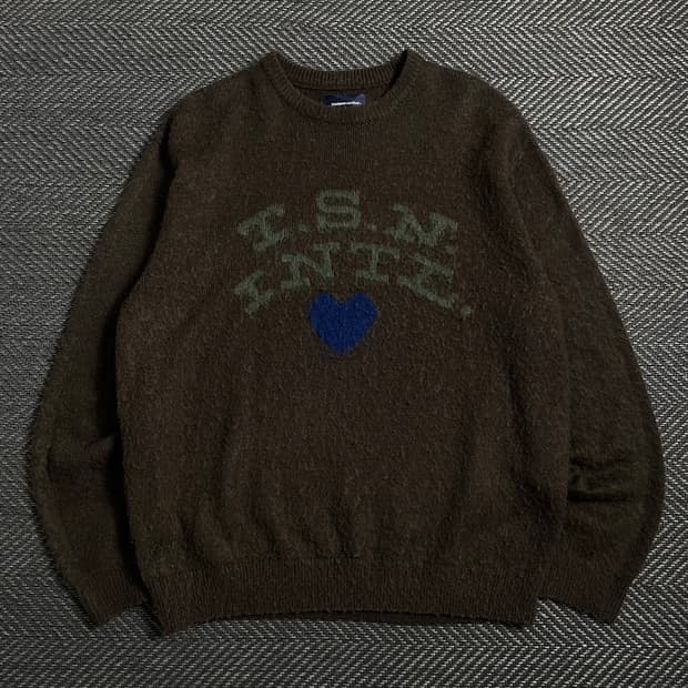 디스이즈네버댓 T.N.S 하트 로고 스웨터 브라운 o 4372