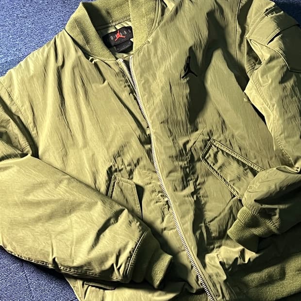 나이키 에어조던 레이게이드 MA-1 봄버 자켓