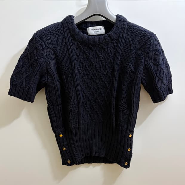 톰브라운 정품 금장 케이블 반팔니트