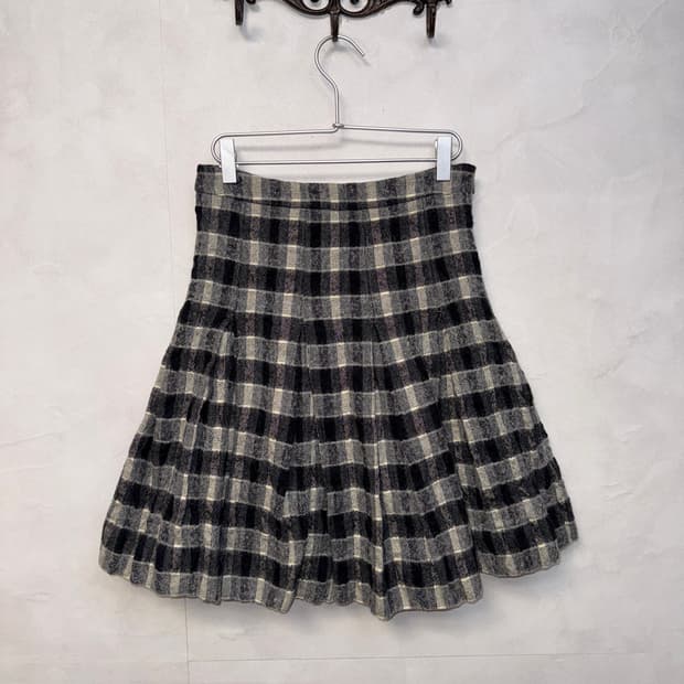 Charcoal check wool pleats skirt
