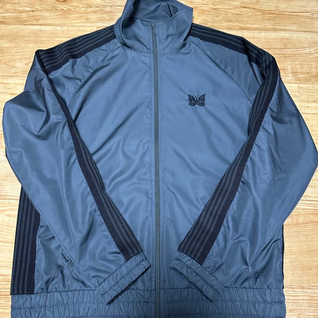 니들스 트랙 자켓