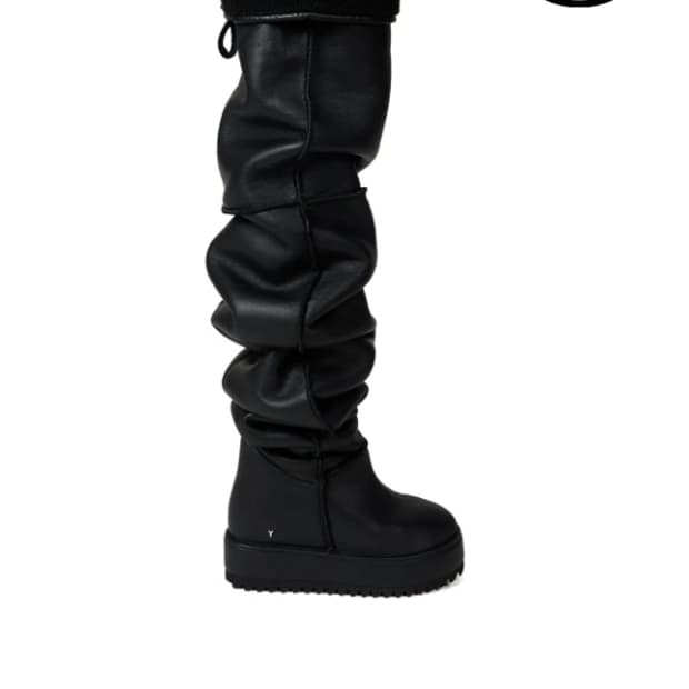 YELLO 블랙 어그 부츠 