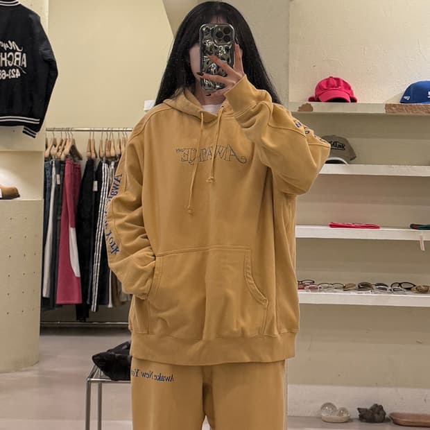 어웨이크 뉴욕 클래식 아웃라인 로고 자수 후드티 U1350