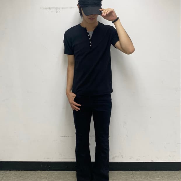 (TAKAIO.com)Black Henley Neck button Det