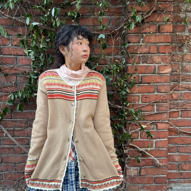 빈티지 패턴 포인트 니트 카디건