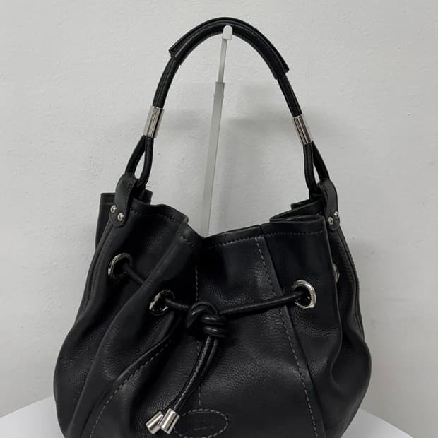 토즈 블랙 가죽 버킷 탑핸들 숄더 토트백