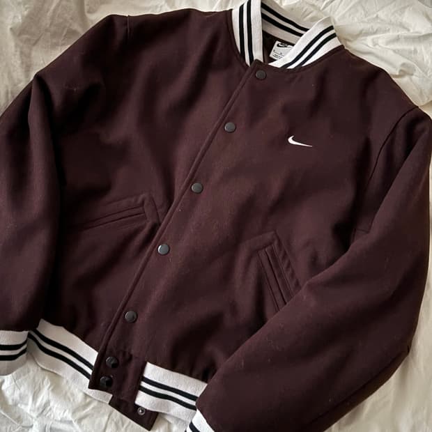 나이키 바시티 브라운 XL