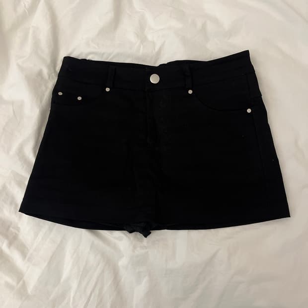 로우라이즈 미니 스커트