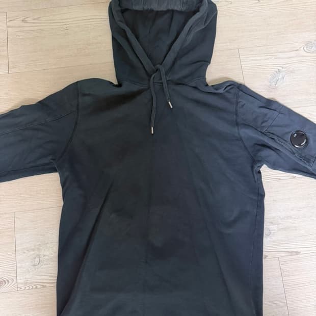 cp컴퍼니 후드티