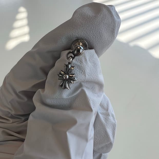 크롬하츠 타이니 e ch 드롭 이어링