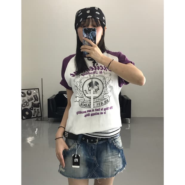 Collins Y2k Skull Graphic T-Shirt