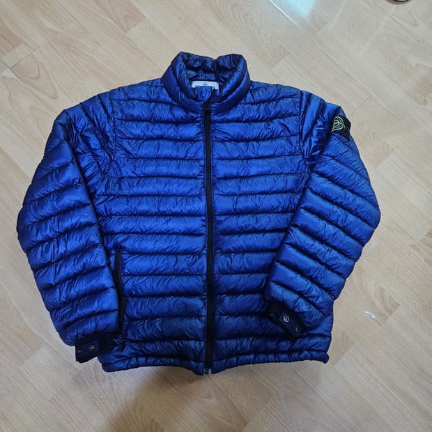 정품) 스톤아일랜드 가먼트다이 구스다운 경량 패딩 s사이즈