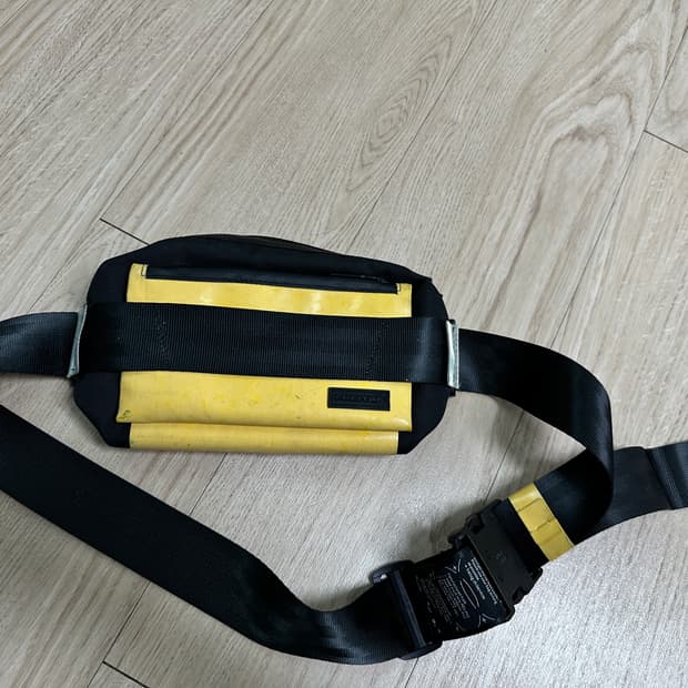 프라이탁 딕슨 옐로우