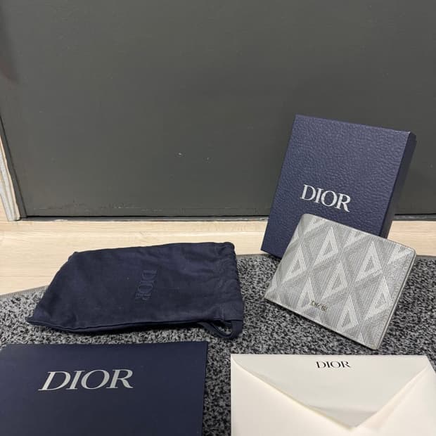 디올 다이아몬드 반지갑 (풀구성,상태최상)