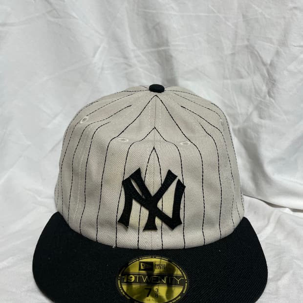 뉴에라 뉴욕 양키스 스트라이프 볼캡 7 3/8