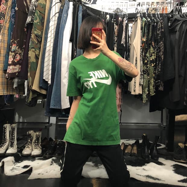 나이키 로고 프린팅 반팔