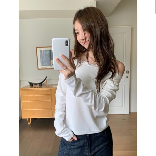 프릴리 DF. Rara Lace Off-Shoulder Tee