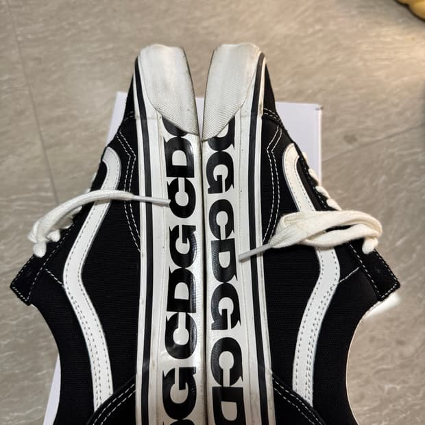 255) 반스 x CDG OTW 올드스쿨 블랙
