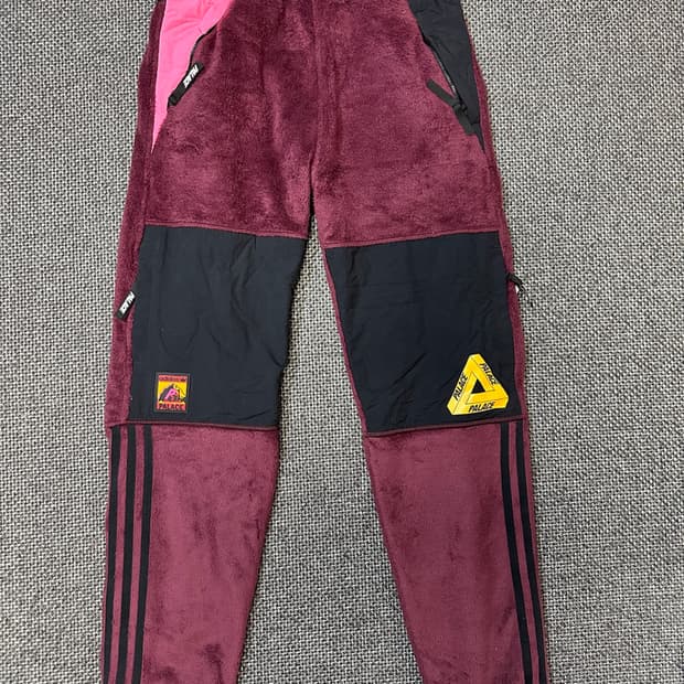팔라스 X 아디다스 폴라 트랙 팬츠 마룬