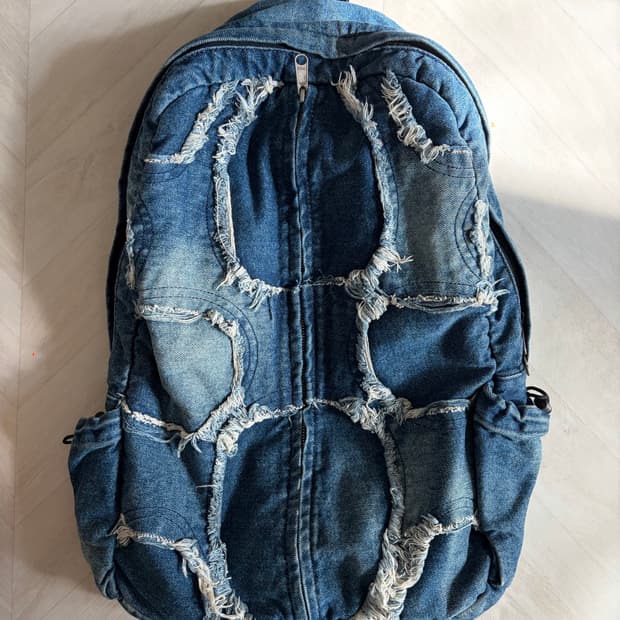IUGAMAKARAS Washed Denim Turtle Backpack