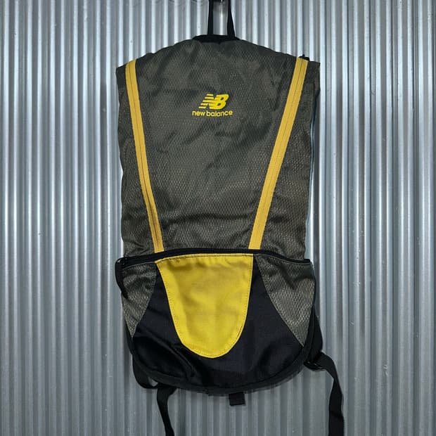 [FREE] 뉴발란스 New Balance 경량 러닝 하이드레이션 백팩 