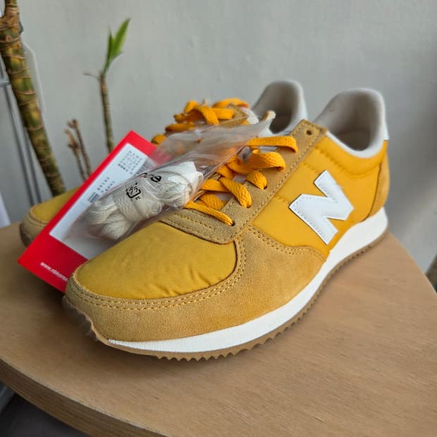 New Balance U220 Yellow (Deadstock)