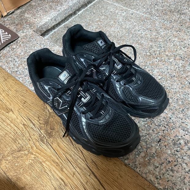 뉴발란스 740 블랙 실버 메탈릭 250